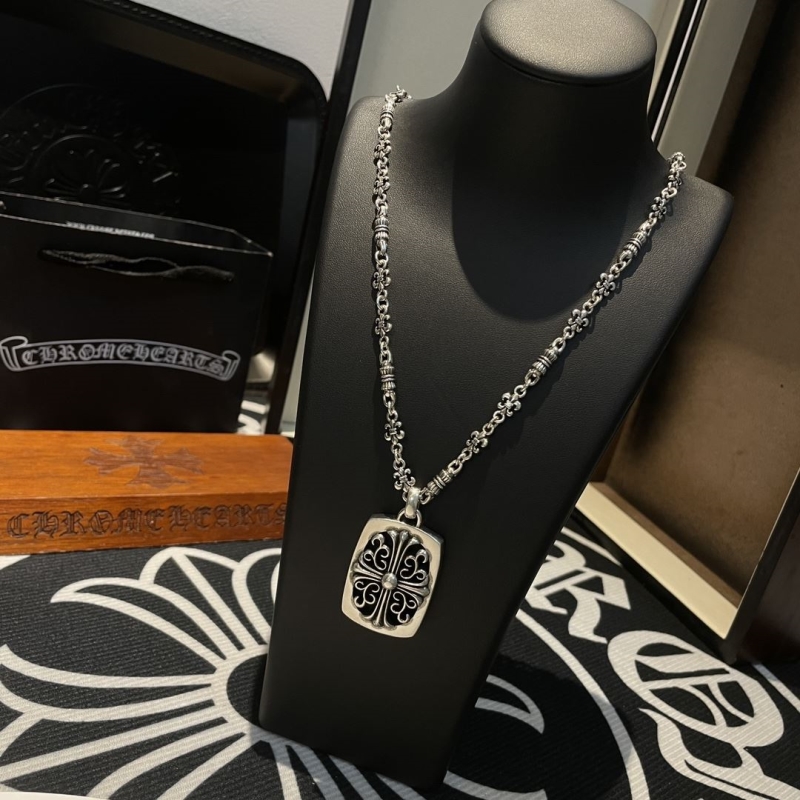 Ch*0me He**ts necklaces